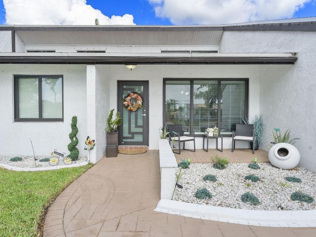 Продажа дома по адресу 400 NW 98th Avenue - фото 6620998