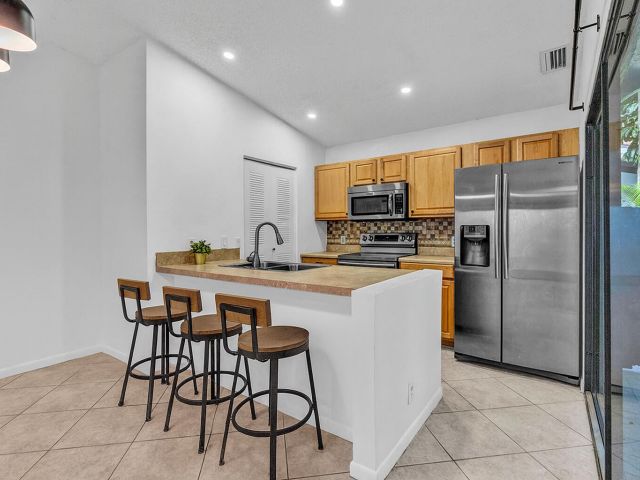 Дом в аренду по адресу 22282 Pineapple Walk Drive - фото 6608799