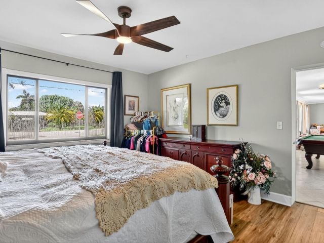 Продажа дома по адресу 1517 SE 4th Court - фото 6622034