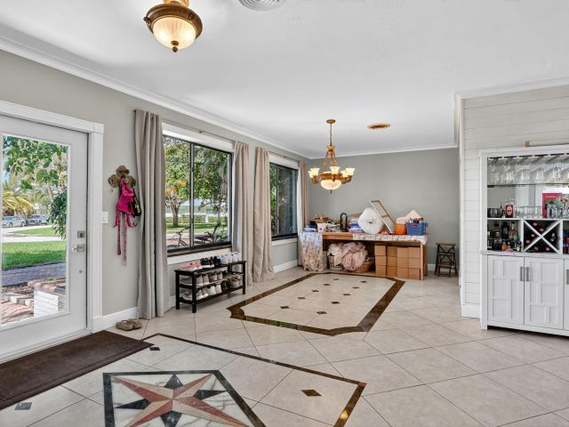 Продажа дома по адресу 1517 SE 4th Court - фото 6622048