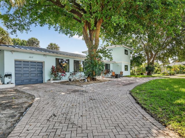 Продажа дома по адресу 1517 SE 4th Court - фото 6622049