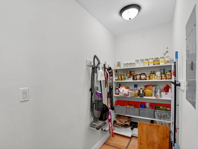 Продажа дома по адресу 1309 SW 19th Avenue - фото 6642321