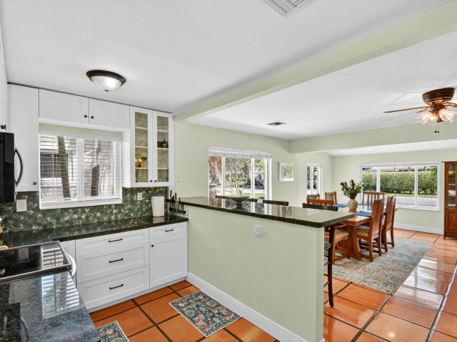 Продажа дома по адресу 1309 SW 19th Avenue - фото 6642324