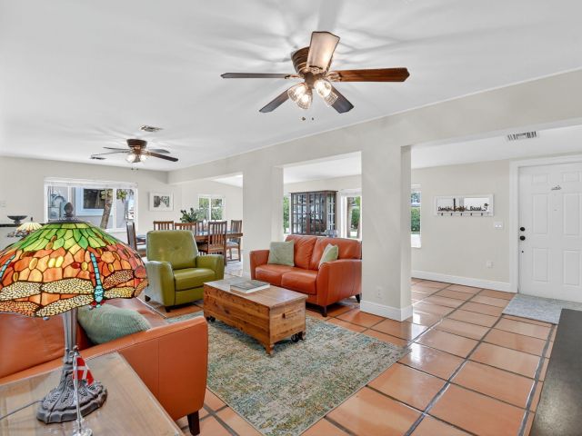 Продажа дома по адресу 1309 SW 19th Avenue - фото 6642330