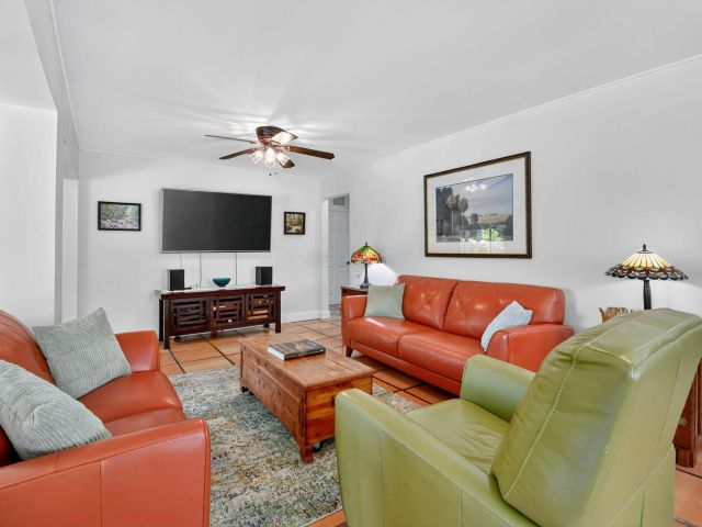 Продажа дома по адресу 1309 SW 19th Avenue - фото 6642332