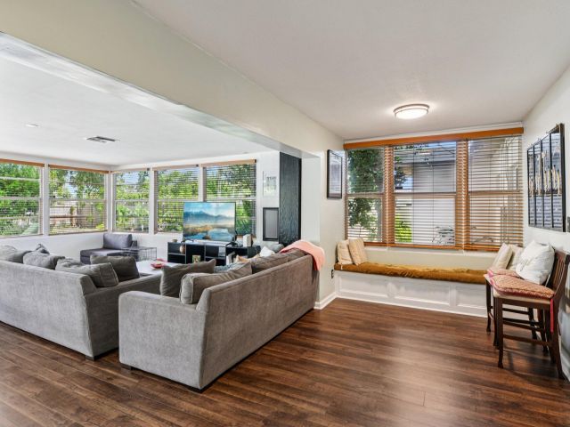 Продажа дома по адресу 221 NE 17th Street - фото 6608962