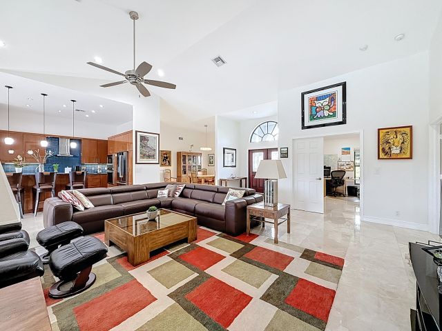 Продажа дома по адресу 11043 Boca Woods Lane - фото 6651790