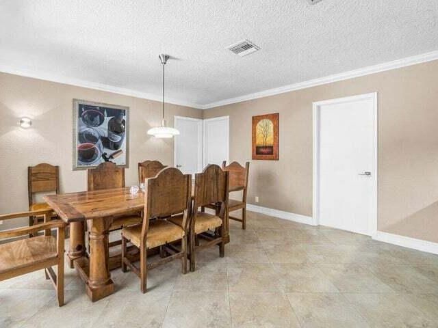 Дом в аренду по адресу 653 NW 10th Court - фото 6608836