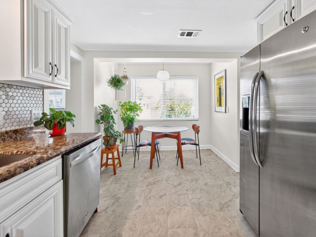 Продажа дома по адресу 217 E 23rd Street - фото 6622291