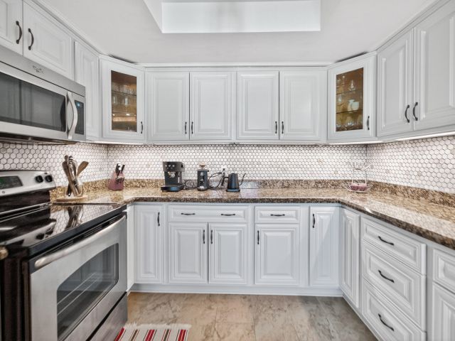 Продажа дома по адресу 217 E 23rd Street - фото 6622293