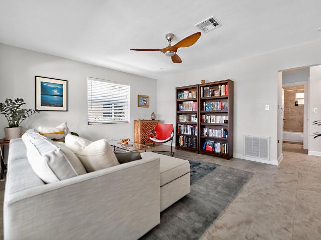 Продажа дома по адресу 217 E 23rd Street - фото 6622297