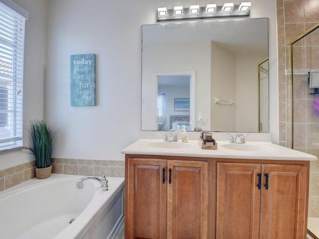 Дом в аренду по адресу 295 NE 5th Avenue 31 - фото 6608976