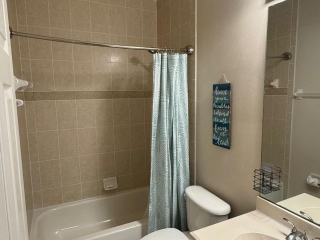 Дом в аренду по адресу 295 NE 5th Avenue 31 - фото 6608980