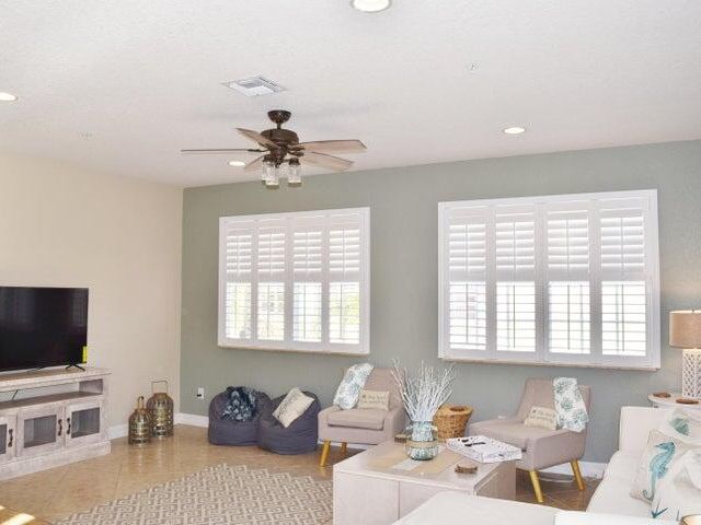 Дом в аренду по адресу 295 NE 5th Avenue 31 - фото 6608987