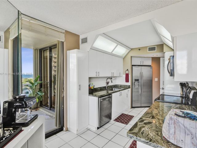 Продажа квартиры #1409 - фото 6608583