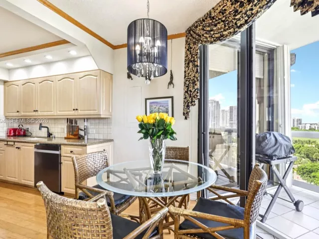 Продажа квартиры #1102 - фото 6639631