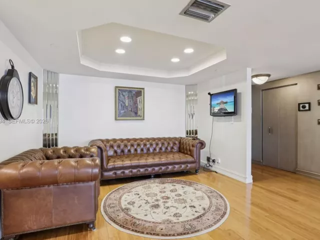 Продажа квартиры #1102 - фото 6639634