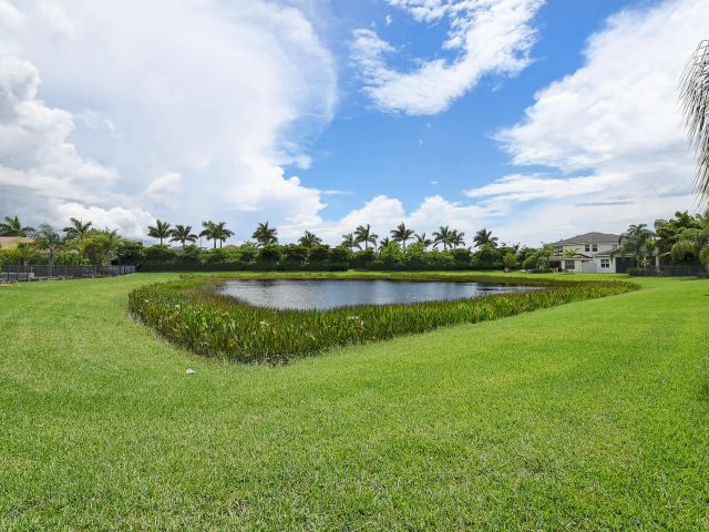 Дом в аренду по адресу 9748 Celtic Sea Lane - фото 6816670