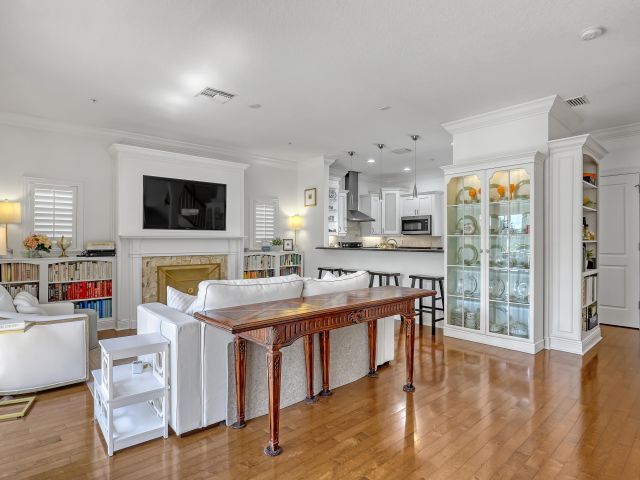 Дом в аренду по адресу 1950 Presidential Way 12 - фото 6612412