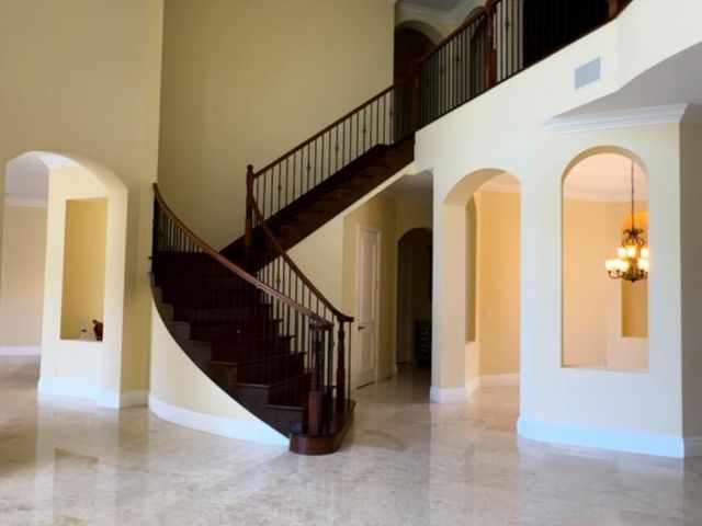 Дом в аренду по адресу 9407 Bridgebrook Drive - фото 6622974