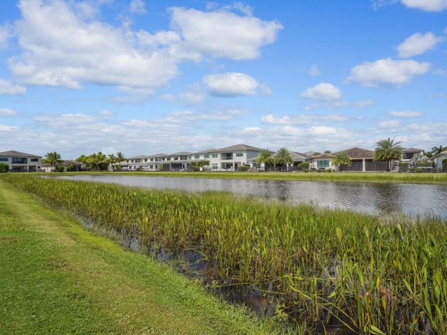 Продажа дома по адресу 8611 Dearborn River Way - фото 6644196