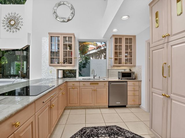 Продажа дома по адресу 16670 Senterra Drive - фото 6656743