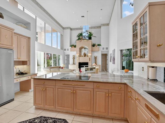 Продажа дома по адресу 16670 Senterra Drive - фото 6656746