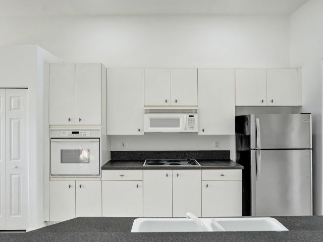 Продажа дома по адресу 15874 Vivanco Street - фото 6626577