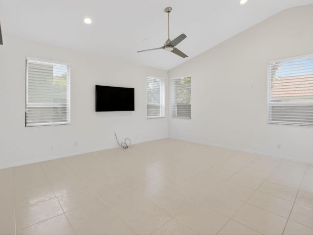 Продажа дома по адресу 10028 Venezia Place - фото 6643937