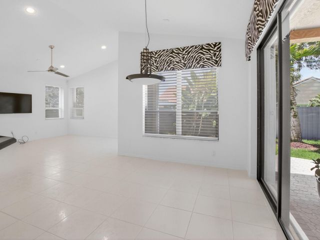 Продажа дома по адресу 10028 Venezia Place - фото 6643939