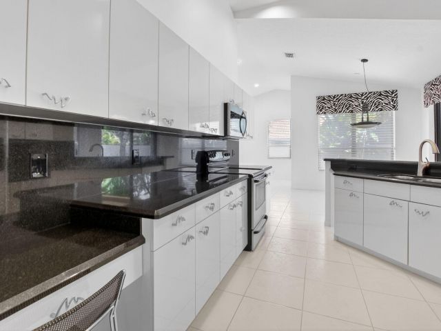 Продажа дома по адресу 10028 Venezia Place - фото 6643942