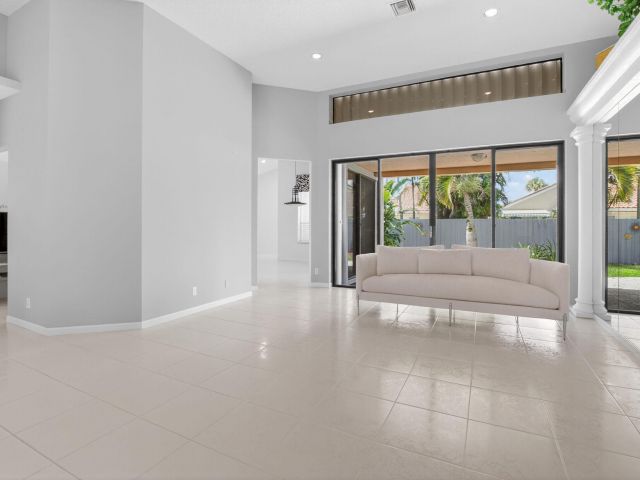 Продажа дома по адресу 10028 Venezia Place - фото 6643943