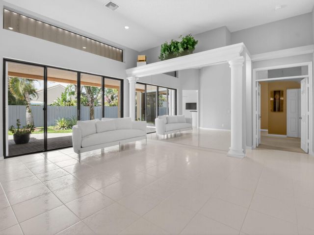 Продажа дома по адресу 10028 Venezia Place - фото 6643945