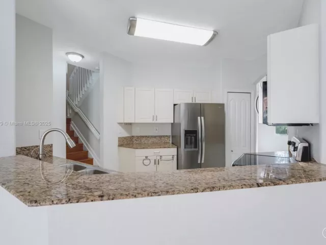 Продажа дома по адресу 8450 NW 113th Psge - фото 6611292