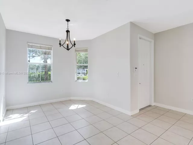 Продажа дома по адресу 8450 NW 113th Psge - фото 6611298