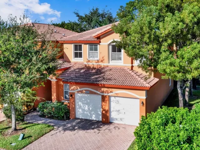 Продажа дома по адресу 8450 NW 113th Psge - фото 6611300