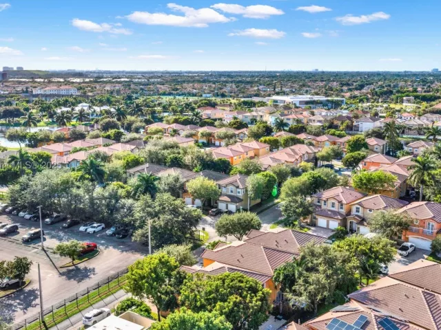 Продажа дома по адресу 8450 NW 113th Psge - фото 9355262