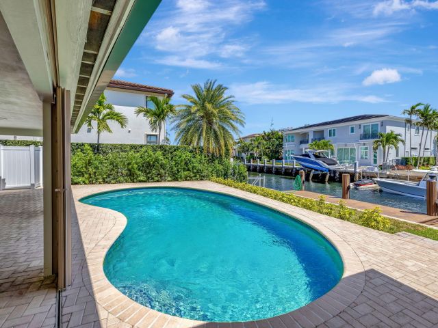 Дом в аренду по адресу 856 Dover Street - фото 6611434