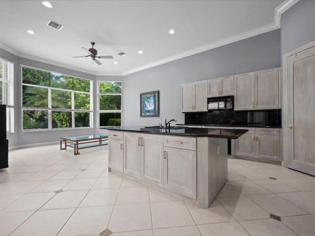 Продажа дома по адресу 7899 Preserve Drive - фото 6634266