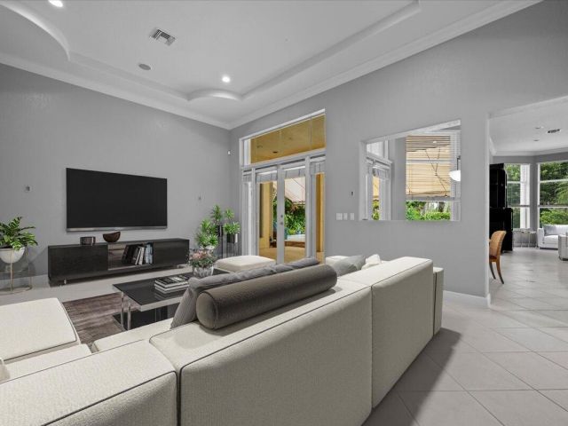 Продажа дома по адресу 7899 Preserve Drive - фото 6634271