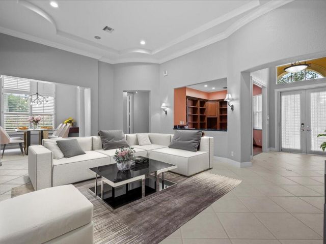 Продажа дома по адресу 7899 Preserve Drive - фото 6634275