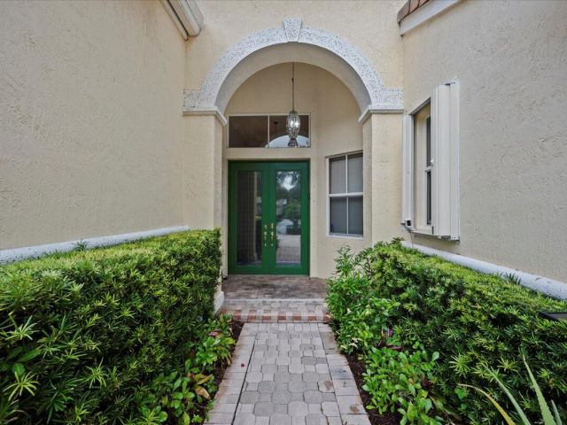 Продажа дома по адресу 7899 Preserve Drive - фото 6634278