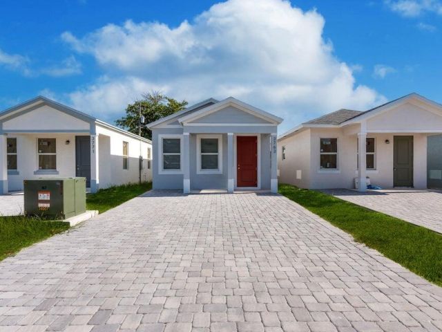 Дом в аренду по адресу 3755 Saginaw Avenue - фото 6614262