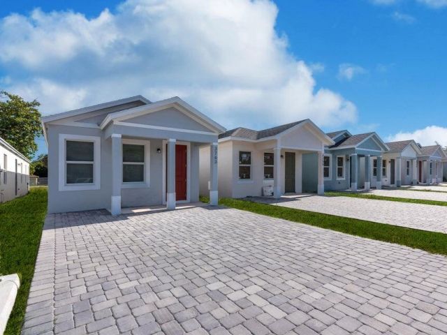 Дом в аренду по адресу 3699 Saginaw Avenue - фото 6614320