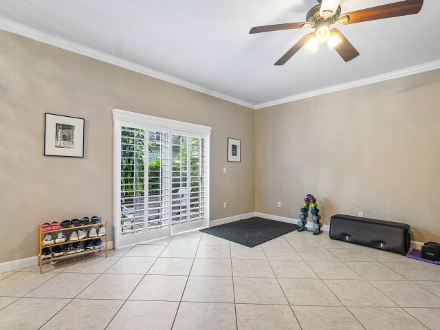 Дом в аренду по адресу 34 NW 7th Street 34 - фото 6625456