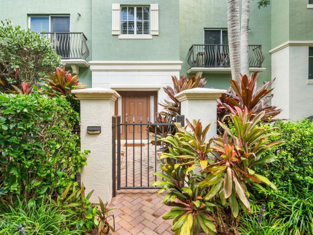 Дом в аренду по адресу 34 NW 7th Street 34 - фото 6625460