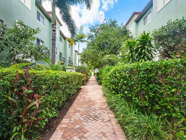 Дом в аренду по адресу 34 NW 7th Street 34 - фото 6625462