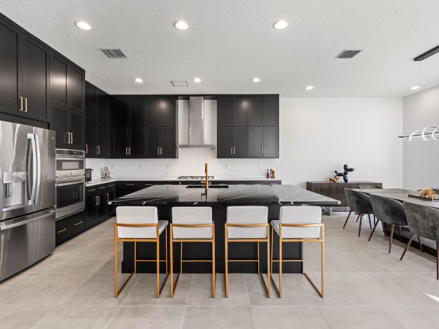 Продажа дома по адресу 8258 Essex Country Club Drive - фото 6622537