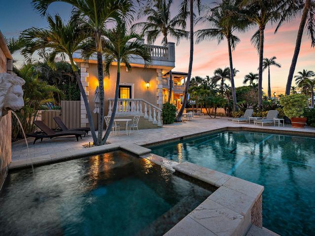 Продажа дома по адресу 1017 N Flagler Drive - фото 6614390