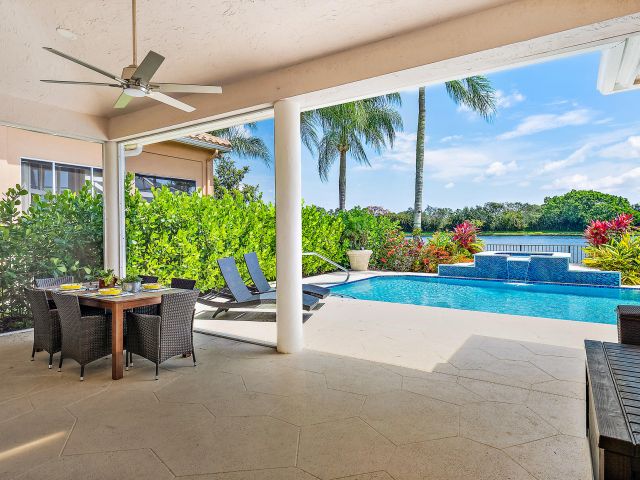 Продажа дома по адресу 8933 Lakes Boulevard - фото 6614364